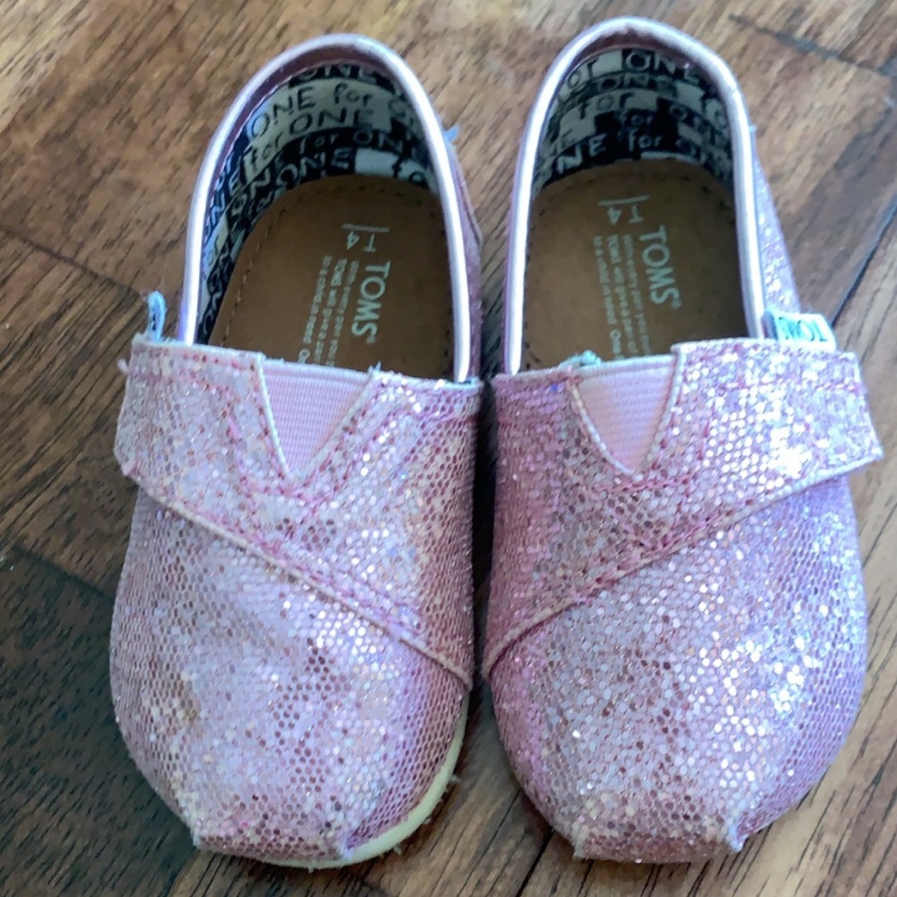 Pink Sparkle Toms Size 4